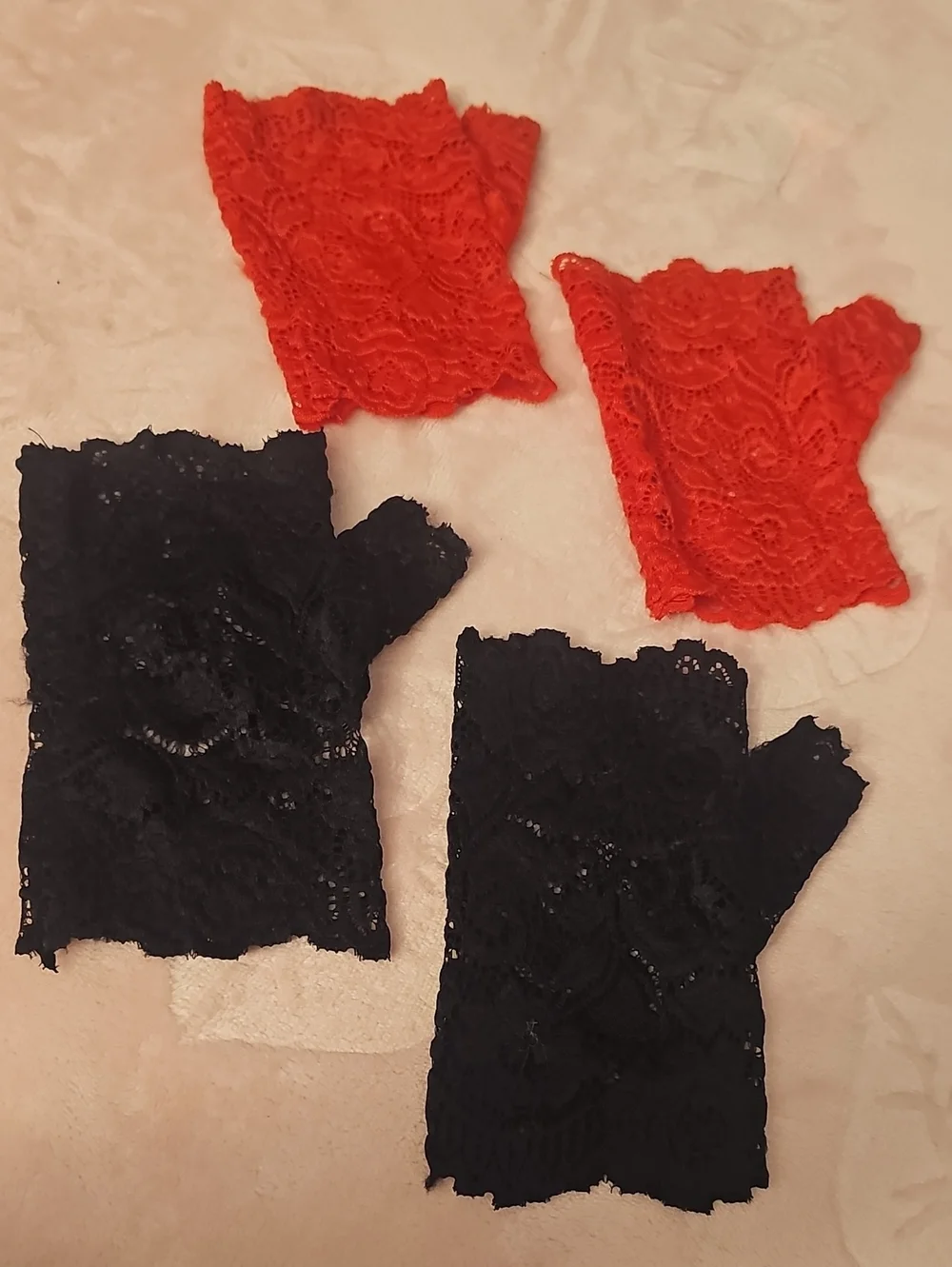 Lace Fingerless Gloves - Black & Red